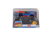 Hot Wheels Monster Trucks 1:24 Ölçekli Arabalar - Dev Tekerlekler, Dev Eğlence!