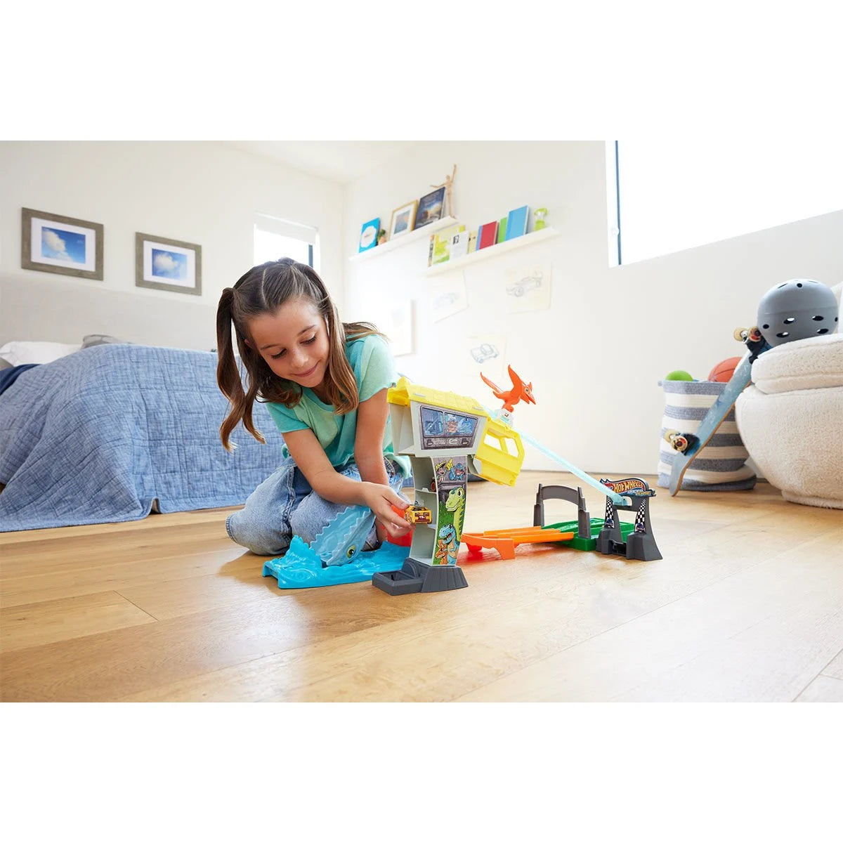 Hot Wheels RacerVerse Jurassic Pist Seti - Adadan Kaçış ve Heyecan Dolu Rekabet!