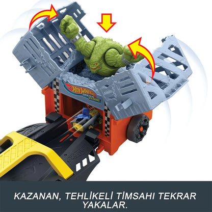 Hot Wheels RacerVerse Ultimate Batman Pist Seti - Dev Dönüşen Tır ve 3 Şeritli Yarış Heyecanı