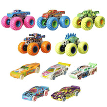 Monster Trucks Karanlıkta Parlayan 10'lu Araç Seti - Işıklar Kapansın, Macera Başlasın!