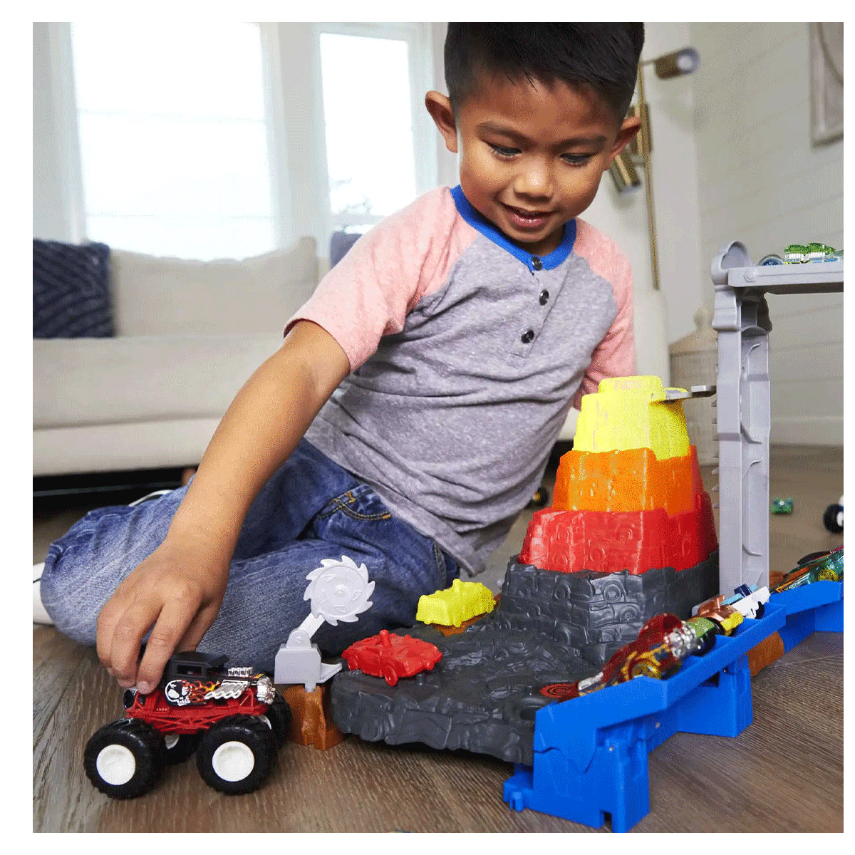 Monster Trucks Muhteşem Çarpışma Arenası - Duyusal Geri Bildirimli Dev Yıkım Deneyimi